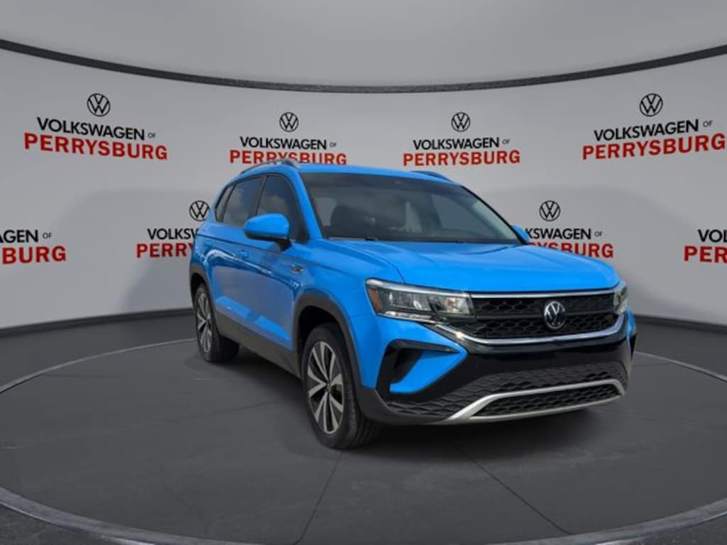 Certified 2023 Volkswagen Taos 1.5T SE 4motion w/ Panoramic Moon SUV