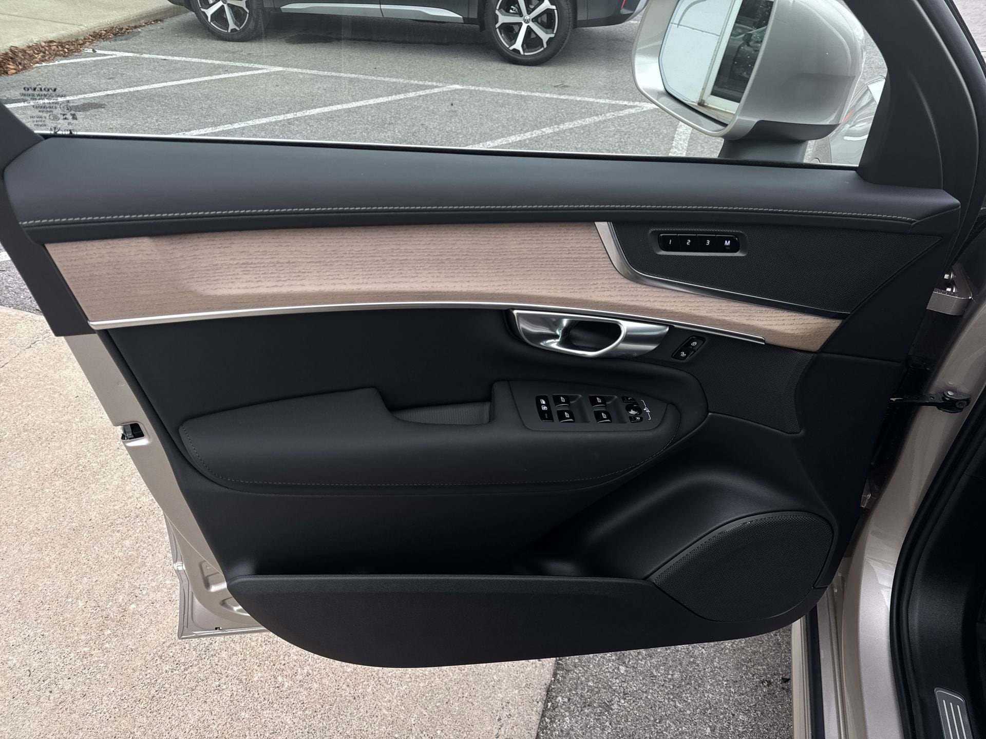 2026 Volvo XC90 Plus - Photo 23