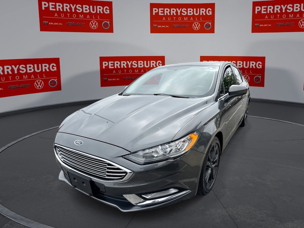 Used 2018 Ford Fusion SE w/ Tech Pkg & Moon Sedan
