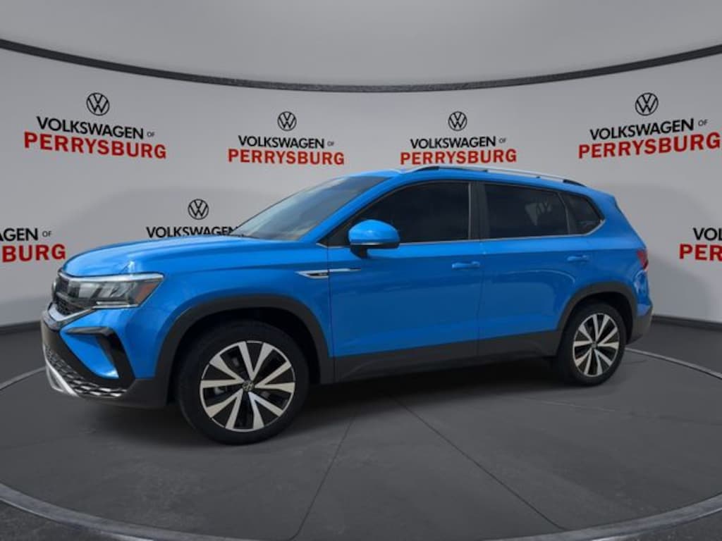 Certified 2023 Volkswagen Taos 1.5T SE 4motion w/ Panoramic Moon SUV