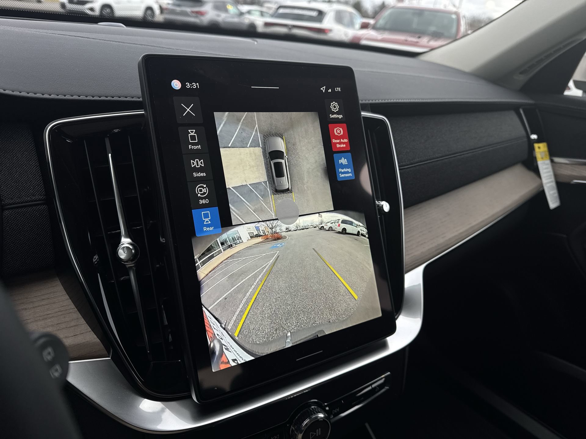 2026 Volvo XC90 Plus - Photo 15