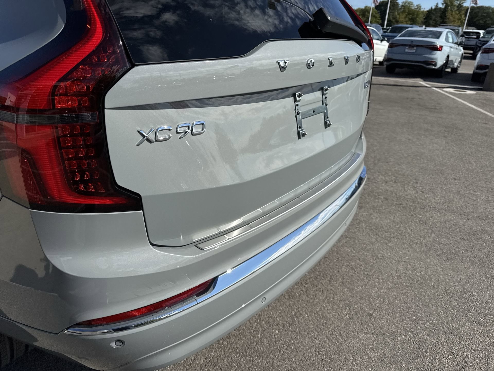 2026 Volvo XC90 Plus - Photo 31