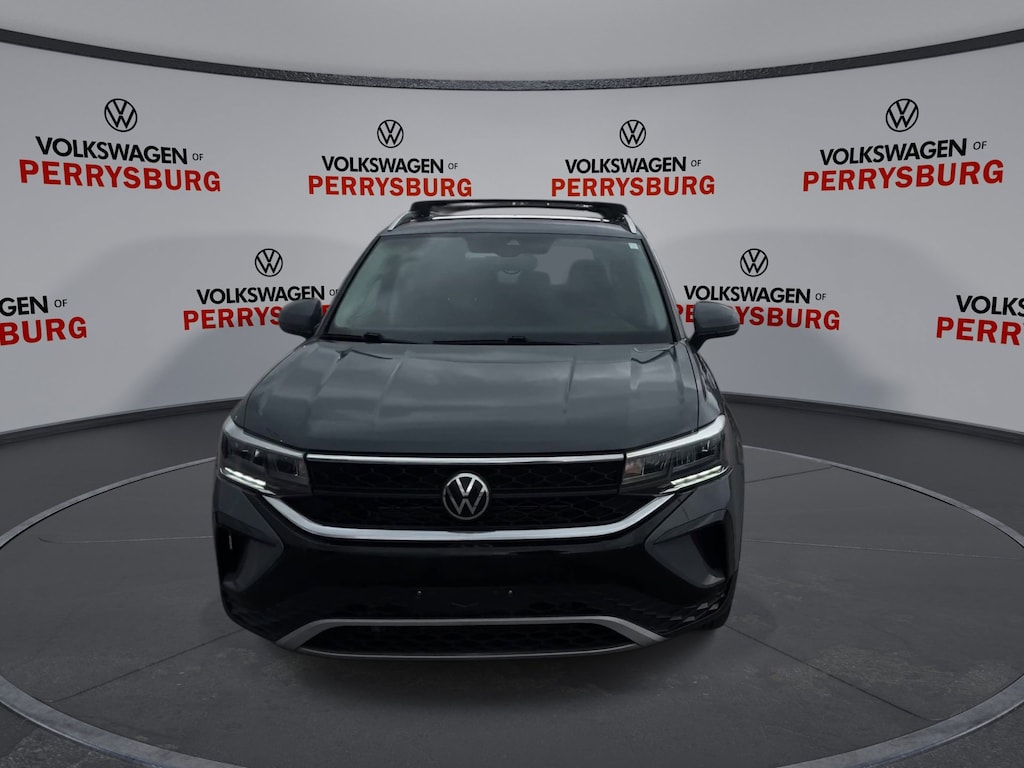 Certified 2022 Volkswagen Taos 1.5T SE w/ IQ Drive & Panoramic Moon SE FWD