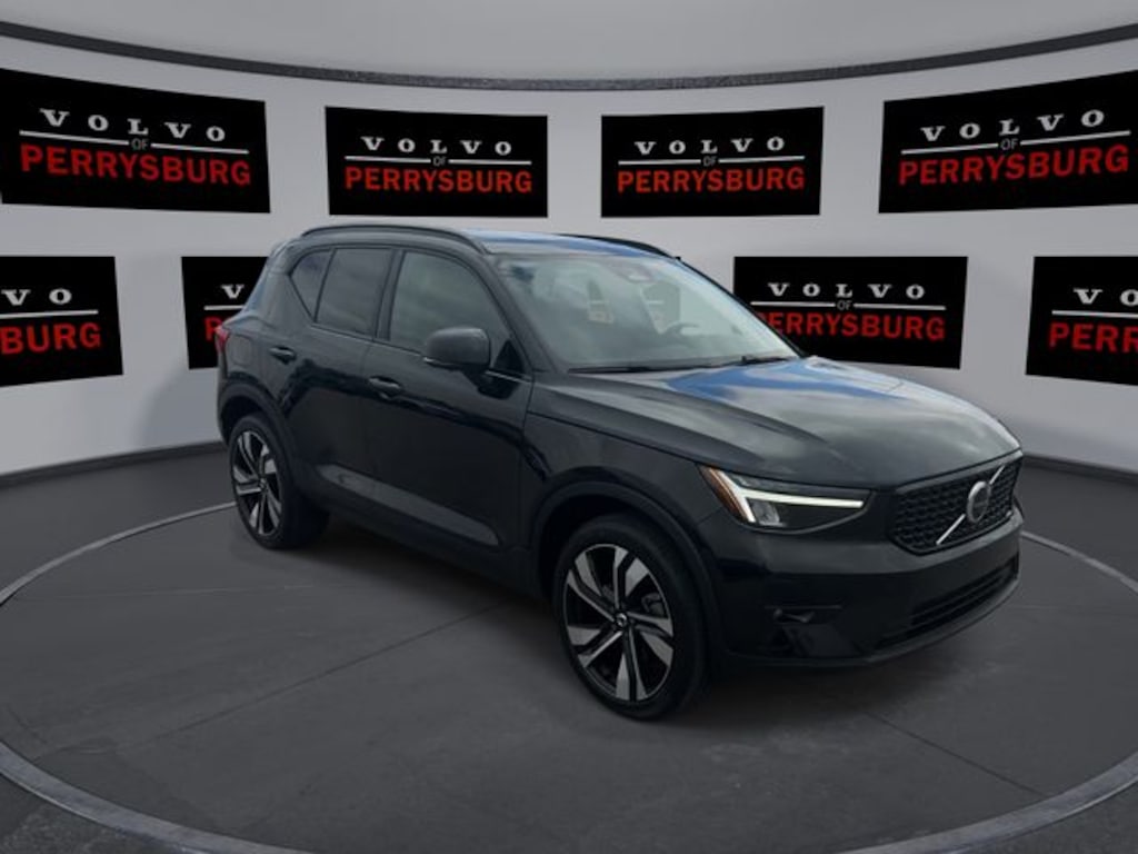 Certified 2023 Volvo XC40 B5 Plus Dark Theme SUV