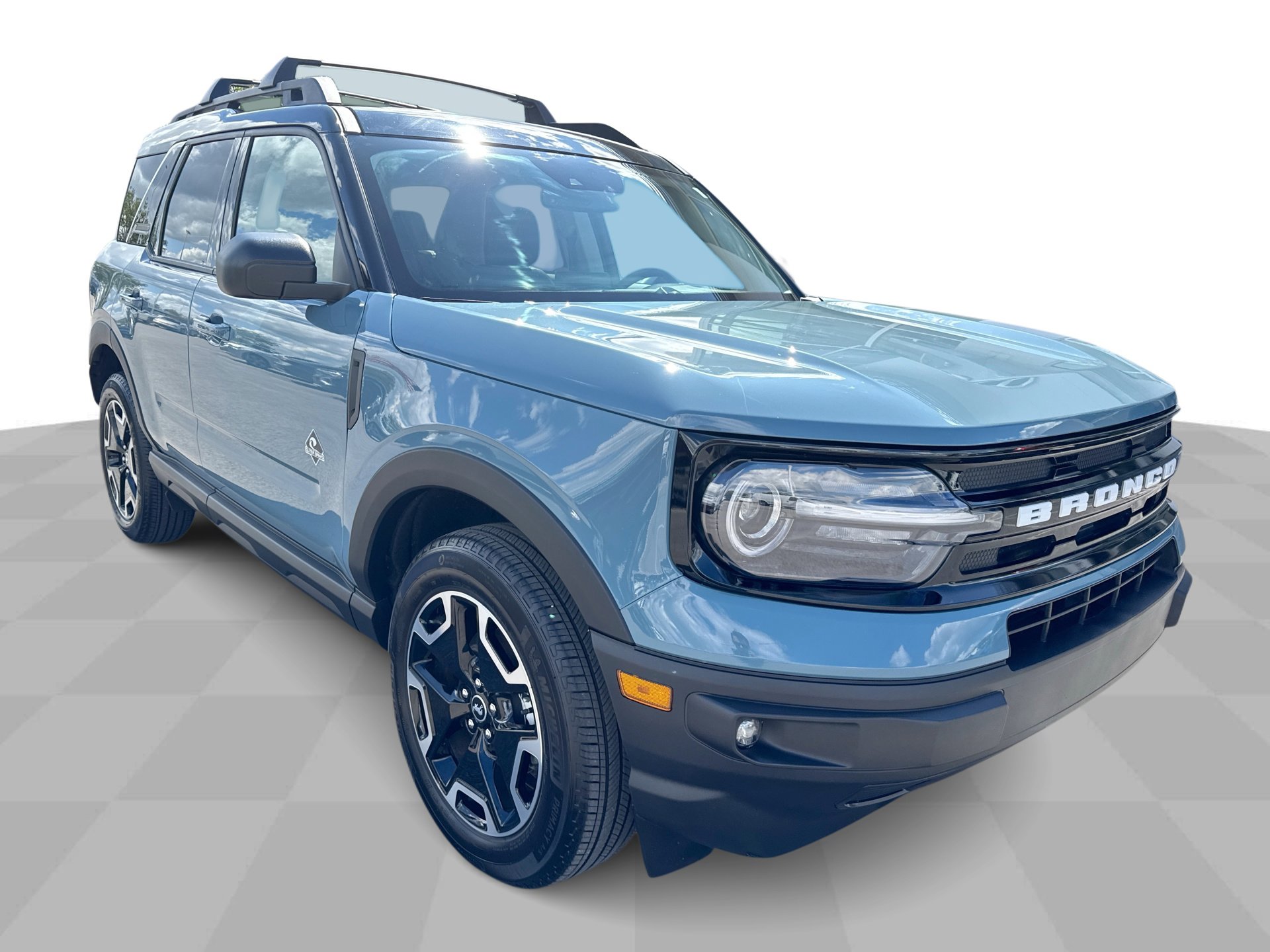 2023 Ford Bronco Sport Outer Banks photo 2