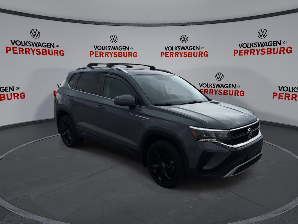 Certified 2022 Volkswagen Taos 1.5T SE w/ IQ Drive & Panoramic Moon SE FWD