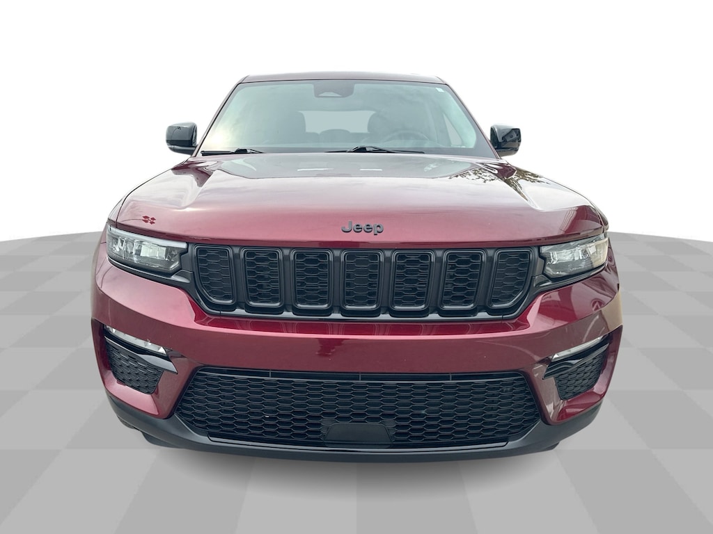 Used 2024 Jeep Grand Cherokee Limited 4WD w/ Black Appearance Pkg & Panoramic Mo SUV