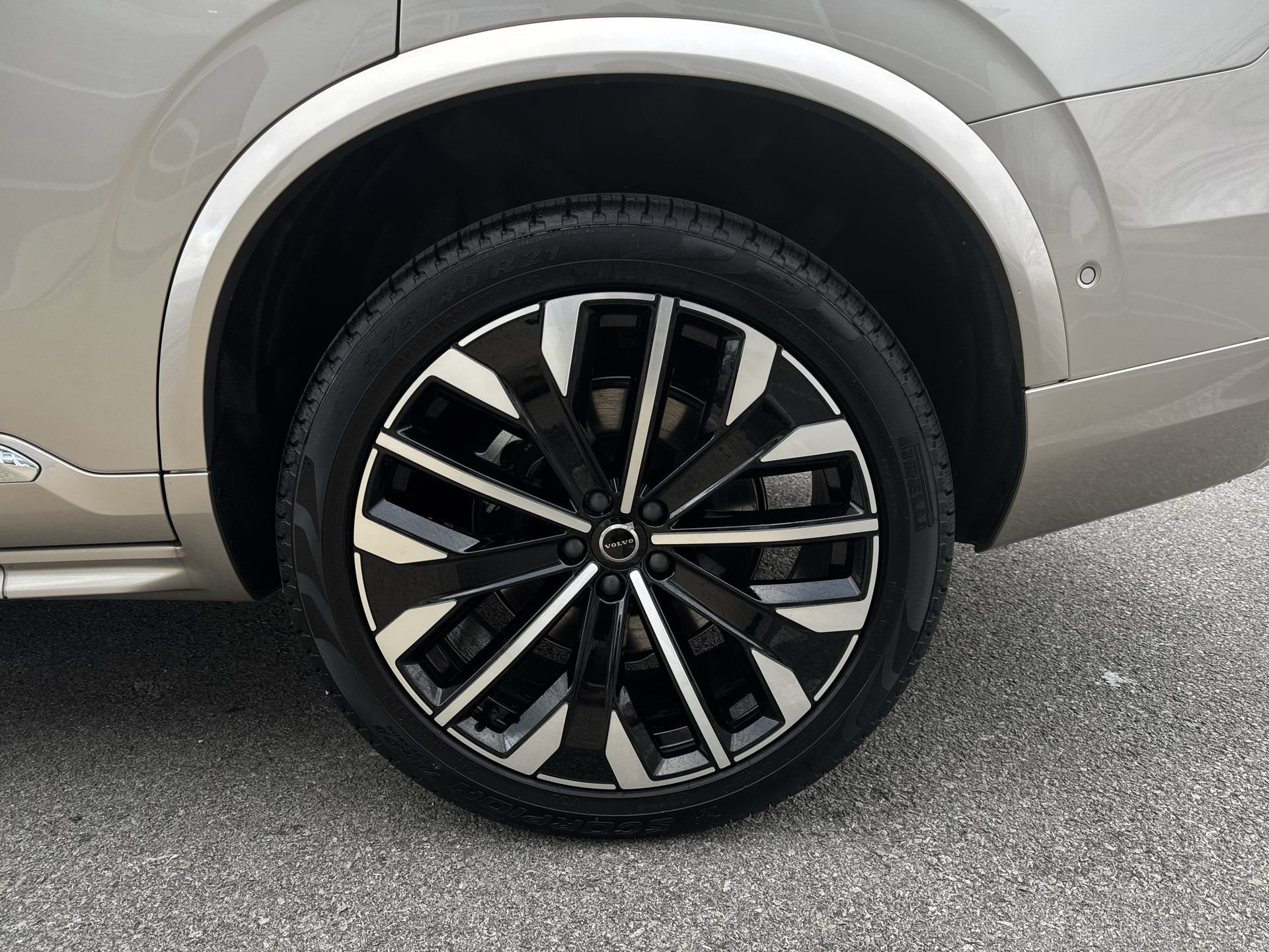 2026 Volvo XC90 Plus - Photo 34