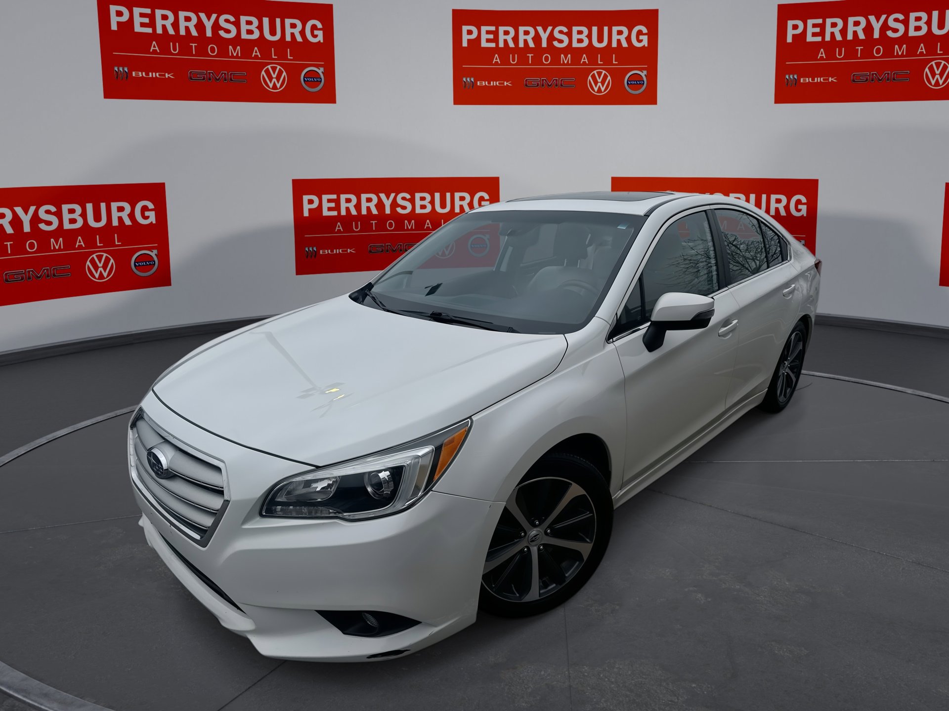 2016 Subaru Legacy 3.6R Limited's photo