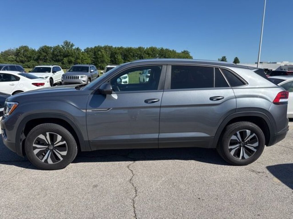 Used 2025 Volkswagen Atlas Cross Sport 2.0T SE SUV