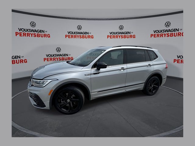2023 Volkswagen Tiguan 2.0T SE R-Line Black's photo