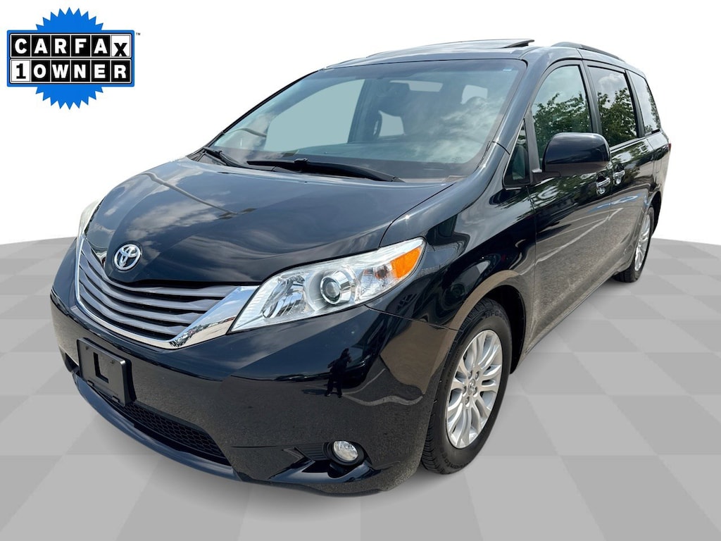 Used 2017 Toyota Sienna XLE w/ Rear Entertainment & Moon Van Passenger Van