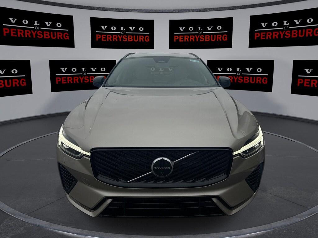 New 2026 Volvo XC60 B5 Plus SUV