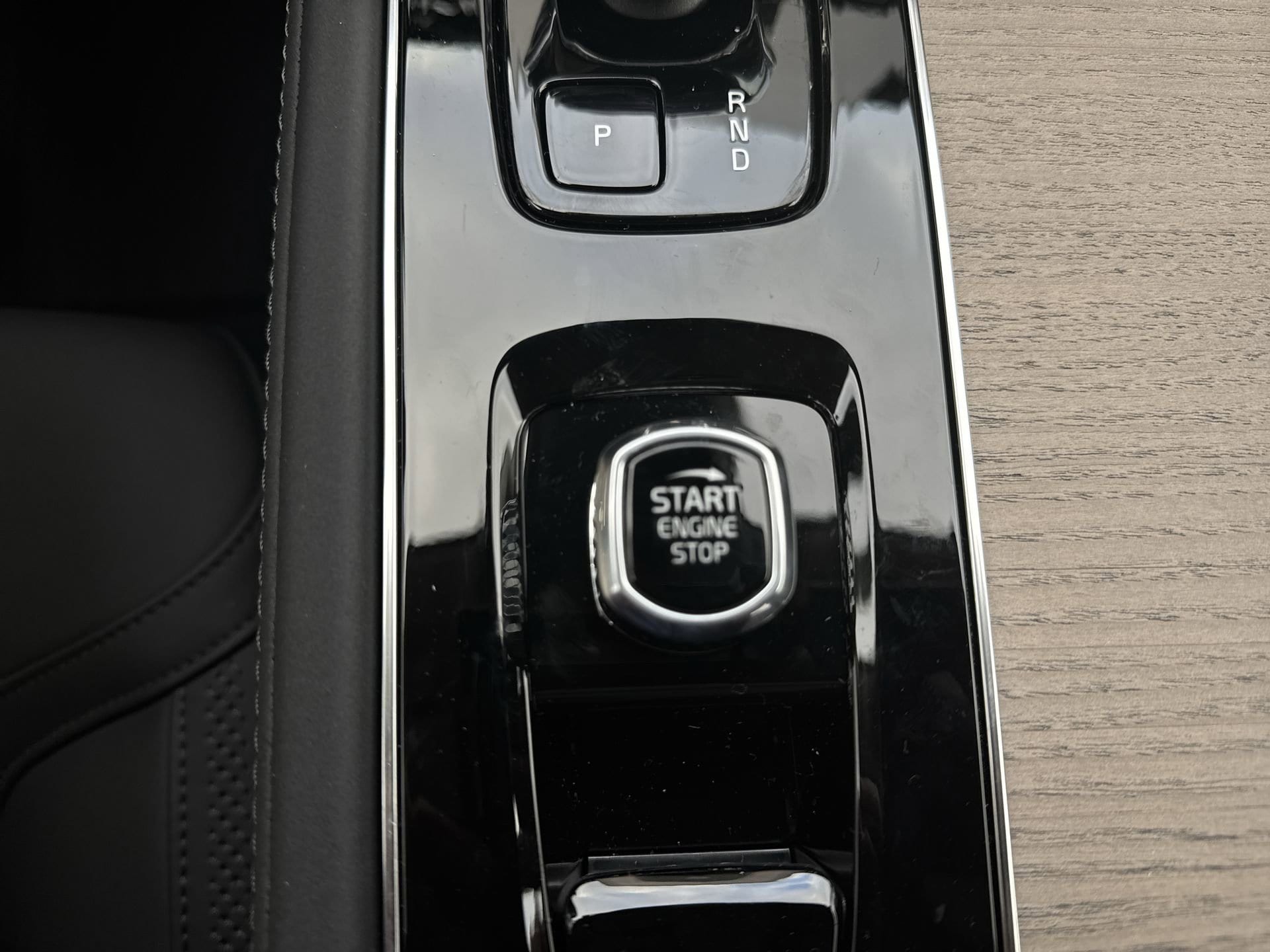 2026 Volvo XC90 Plus - Photo 17