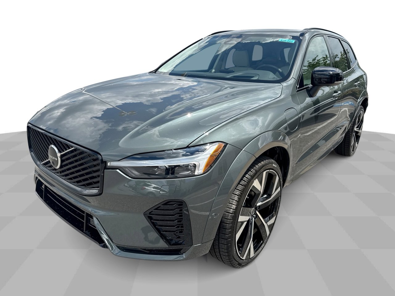 2026 Volvo XC60 Hybrid T8 photo 4