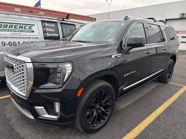 2021 GMC Yukon Denali AWD's photo