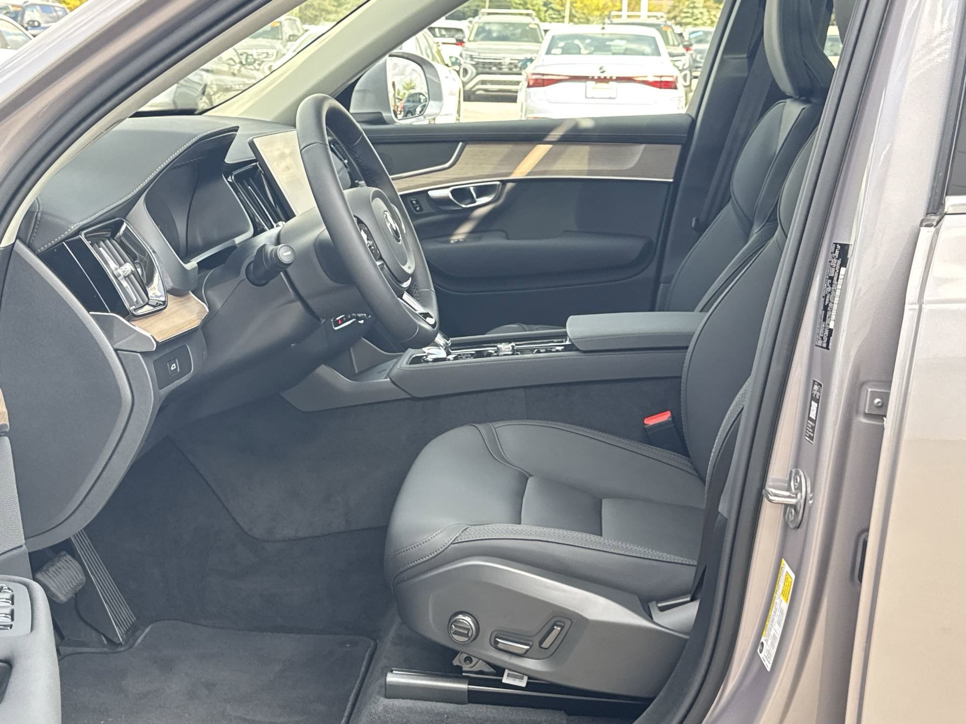 2026 Volvo XC90 Core - Photo 19