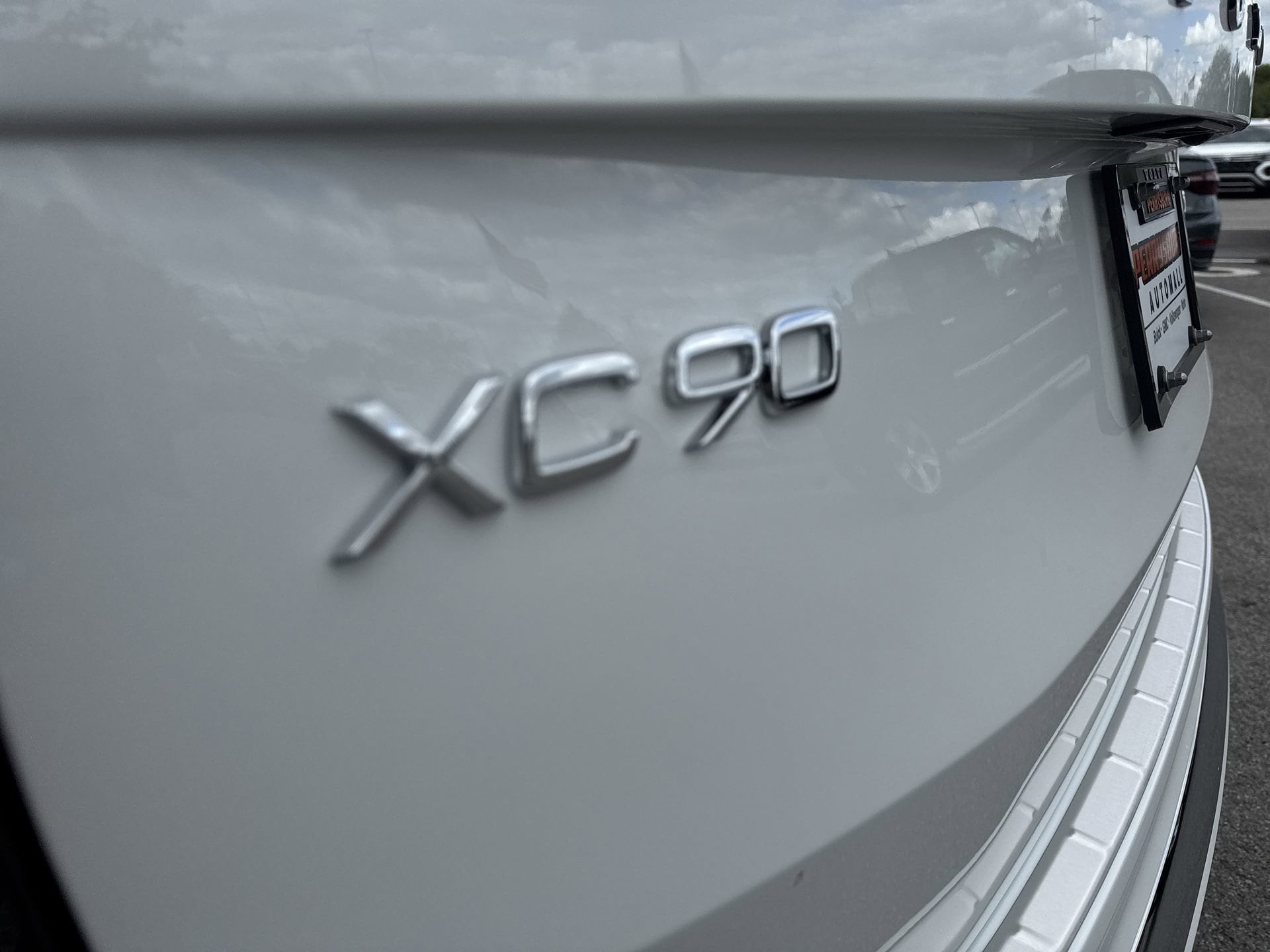 2025 Volvo XC90 Plus - Photo 32