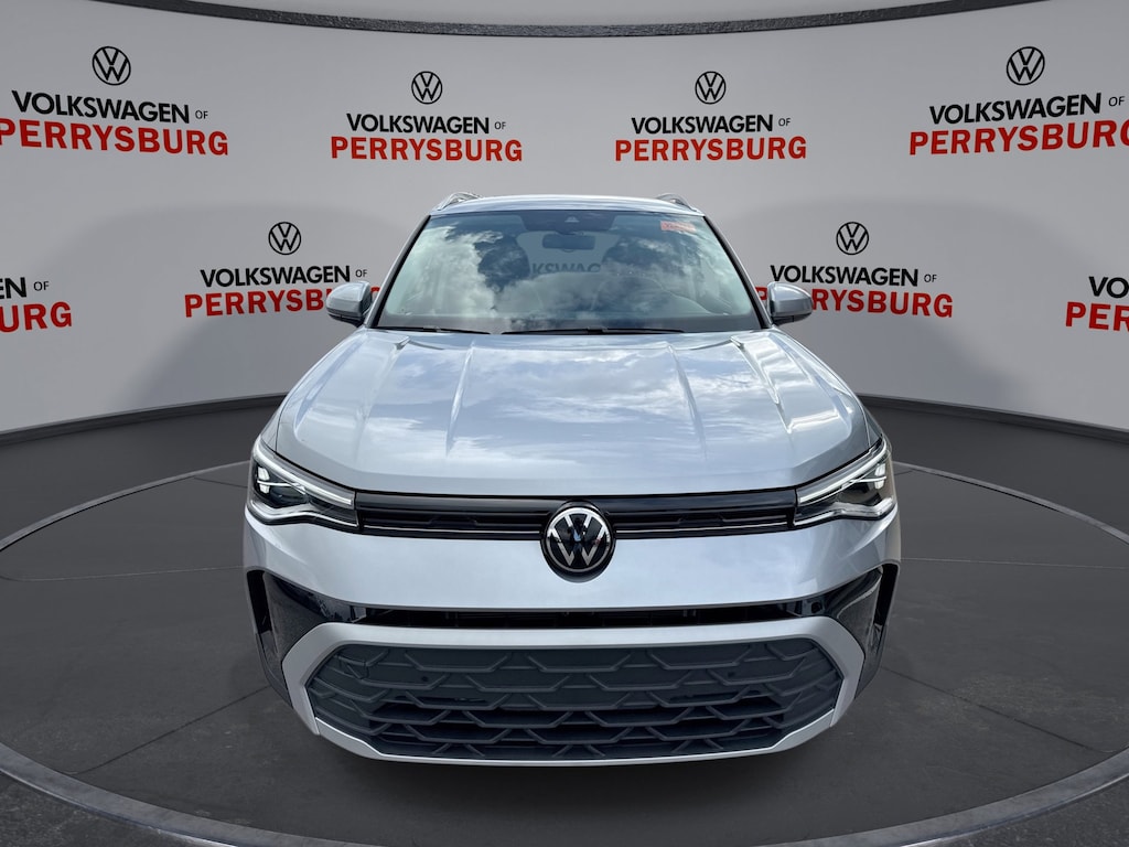New 2025 Volkswagen Taos SE w/ IQ Drive SUV
