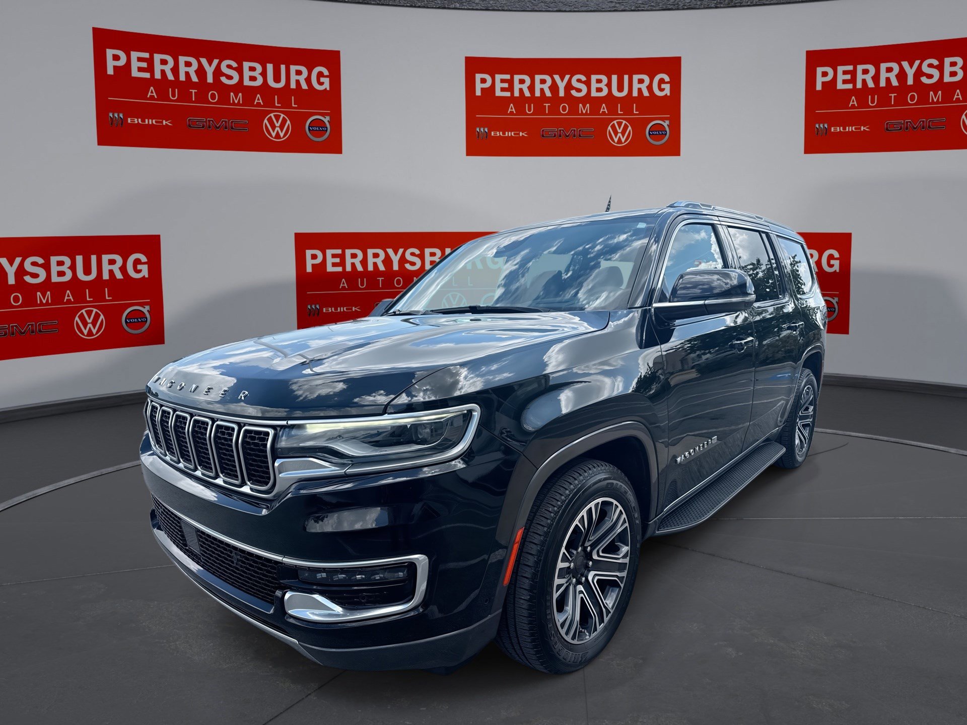 2022 Jeep Wagoneer Series III's photo