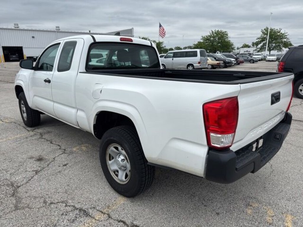 Used 2016 Toyota Tacoma SR Truck