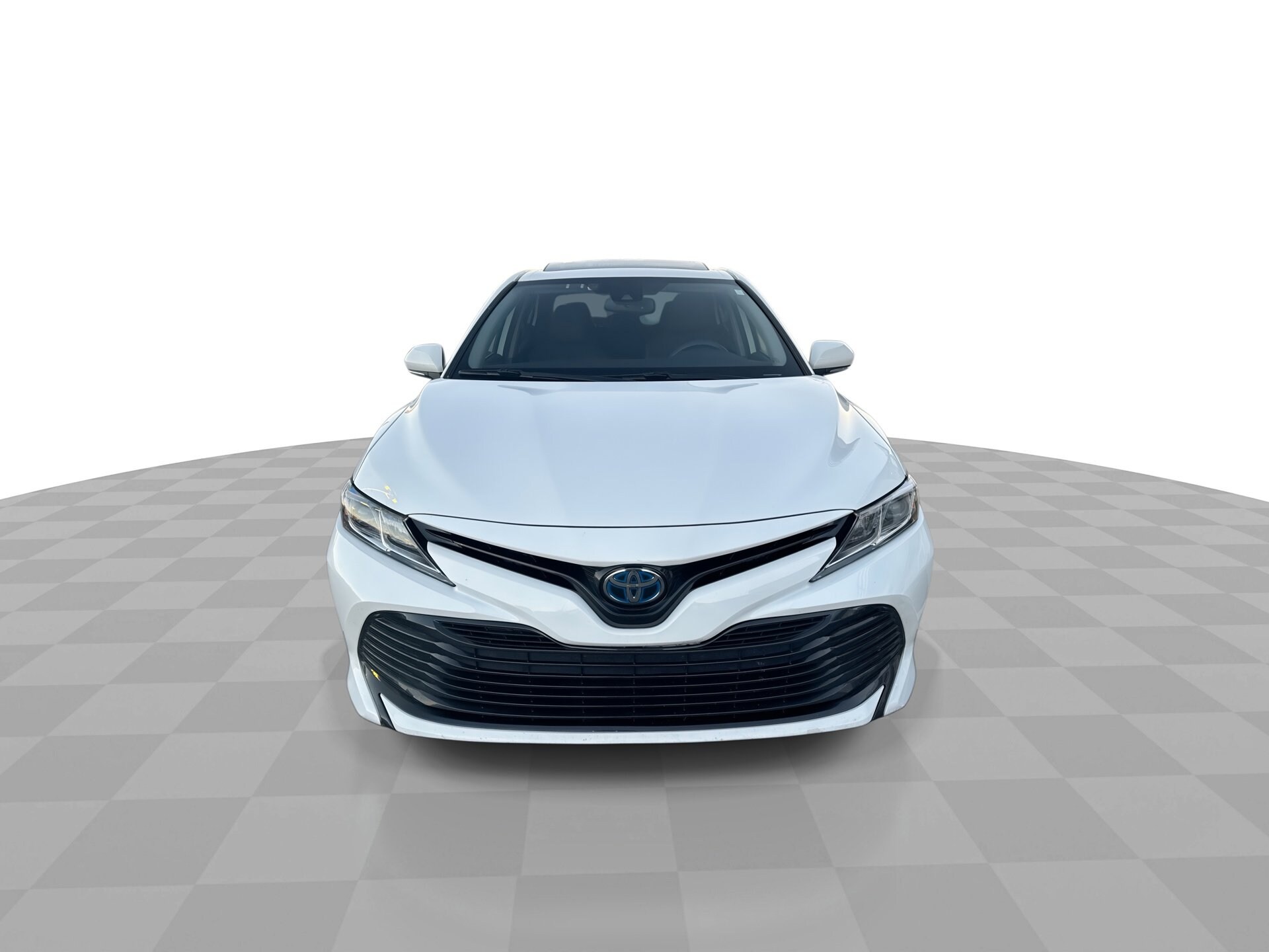 2020 Toyota Camry Hybrid LE photo 3