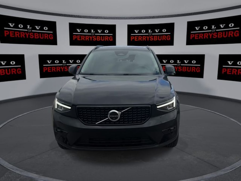 Certified 2023 Volvo XC40 B5 Plus Dark Theme SUV