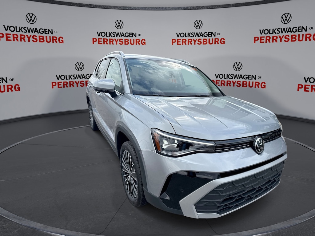 New 2025 Volkswagen Taos SE w/ IQ Drive SUV