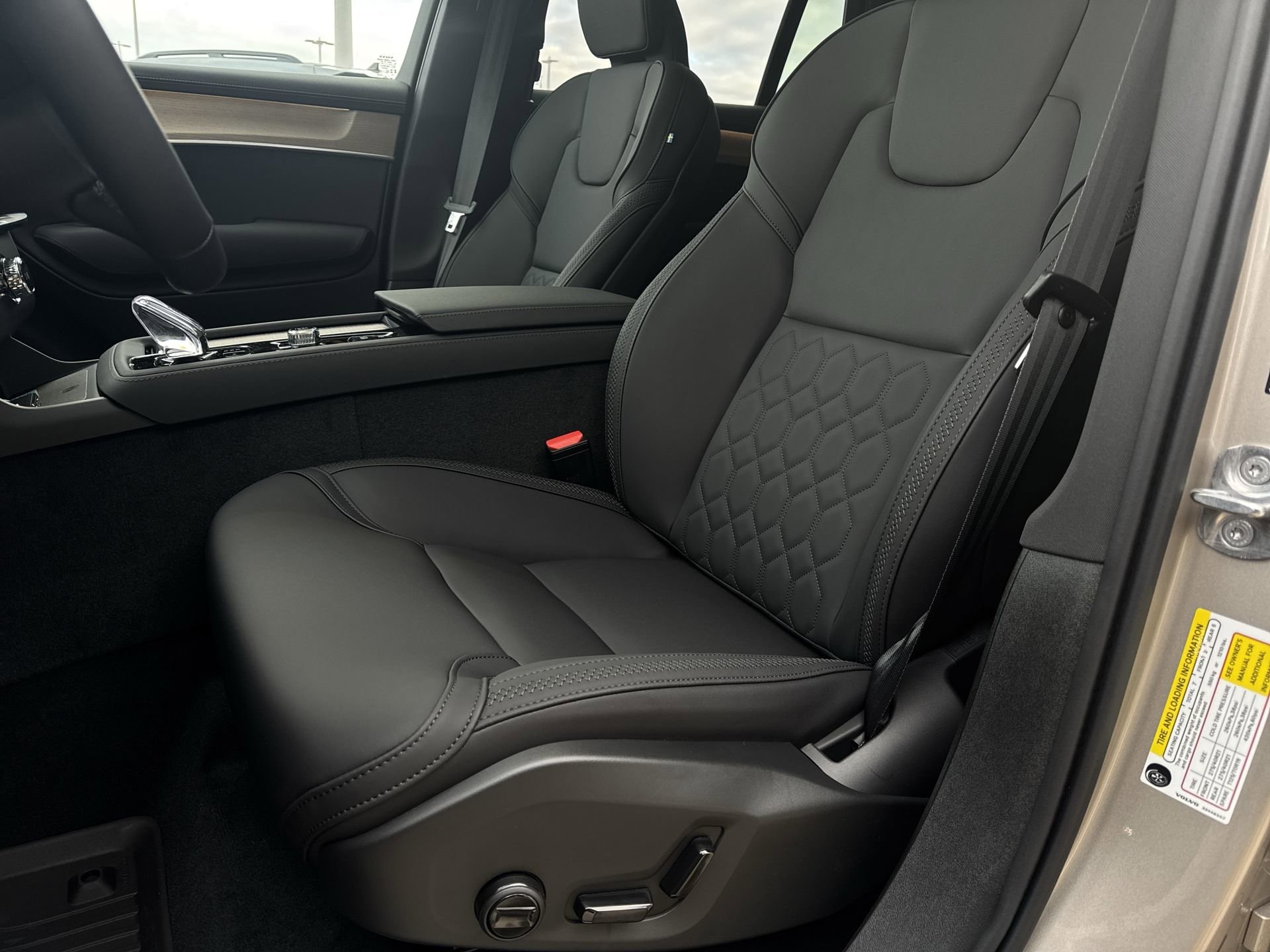 2026 Volvo XC90 Plus - Photo 20