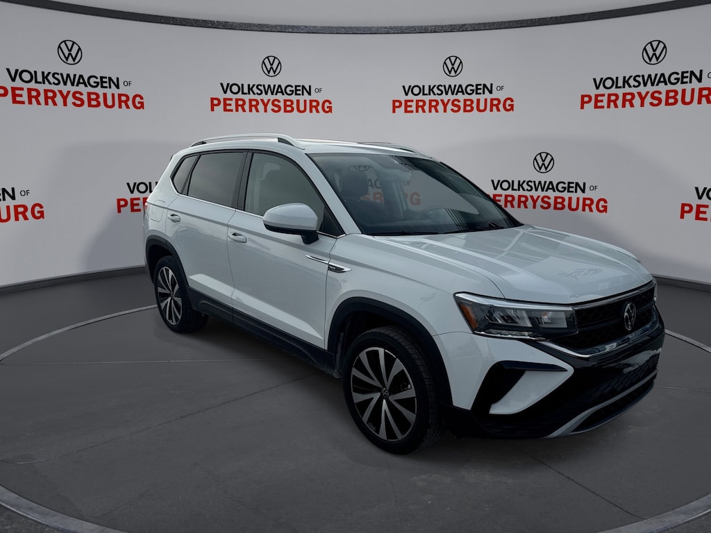 Certified 2023 Volkswagen Taos 1.5T SE w/ Advanced Safety & Panoramic Moon SE FWD