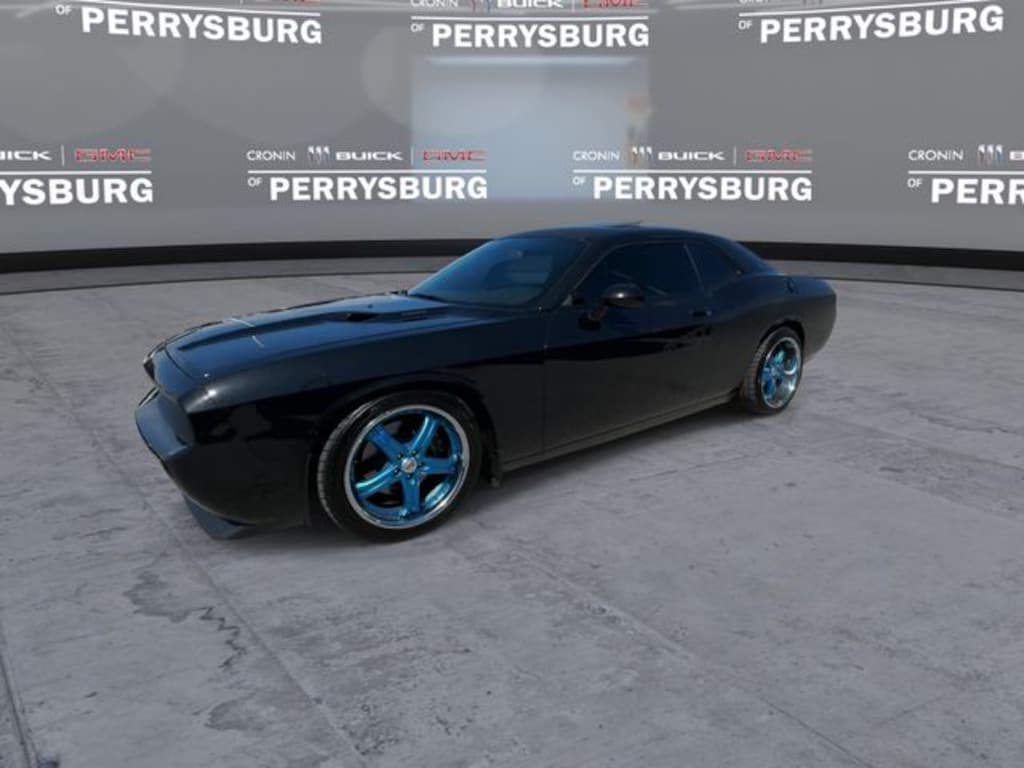 Used 2009 Dodge Challenger R/T w/ Manual Transmission & Moonroof Coupe