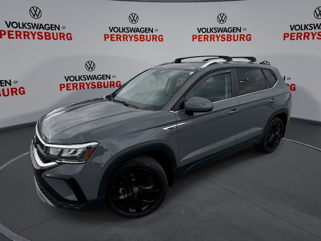 Certified 2022 Volkswagen Taos 1.5T SE w/ IQ Drive & Panoramic Moon SE FWD