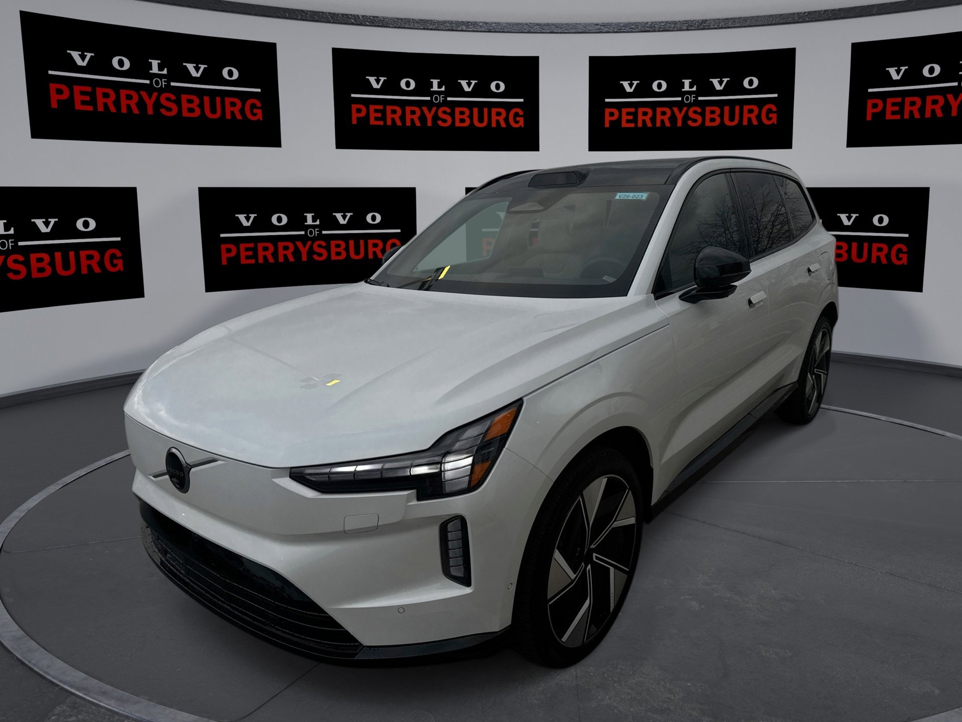 2025 Volvo EX90 Plus's photo