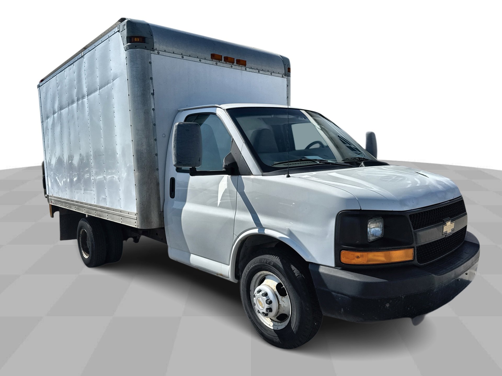 2012 Chevrolet Express Cutaway Work Van photo 2