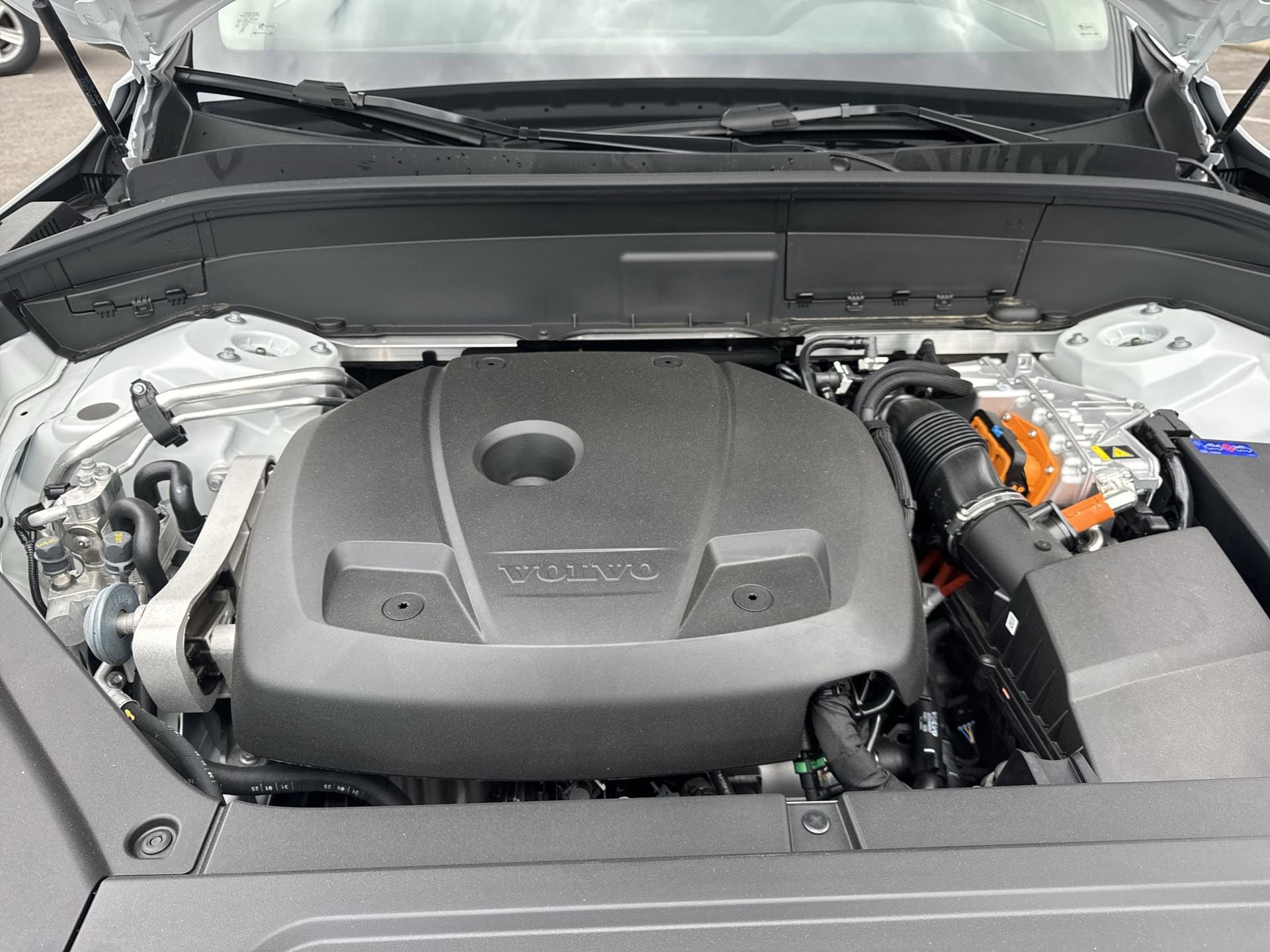 2025 Volvo XC90 Plus - Photo 30