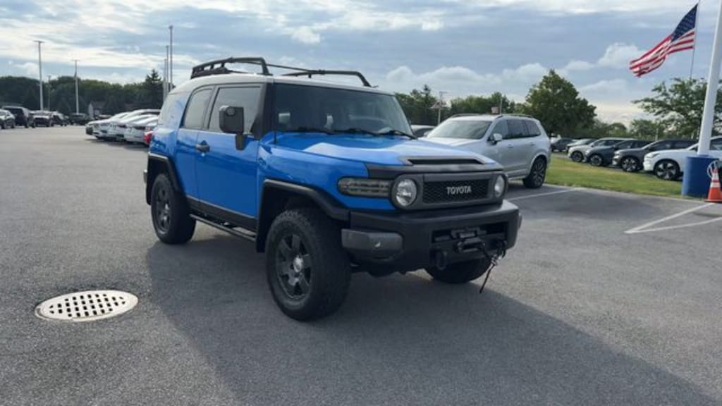 Used 2007 Toyota FJ Cruiser SR SUV