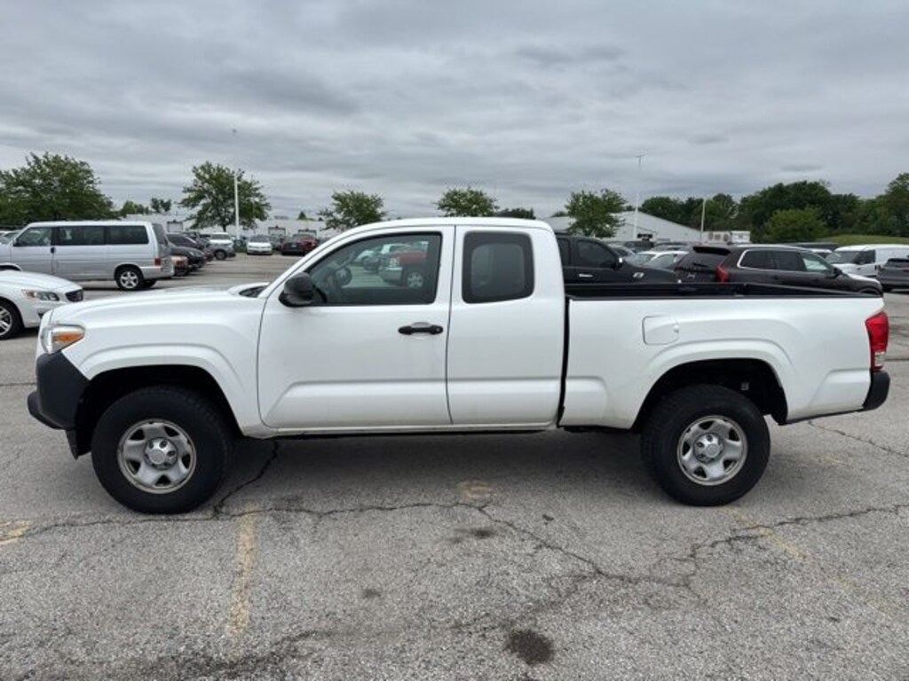 Used 2016 Toyota Tacoma SR Truck