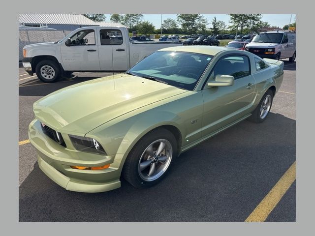 2005 Ford Mustang's photo