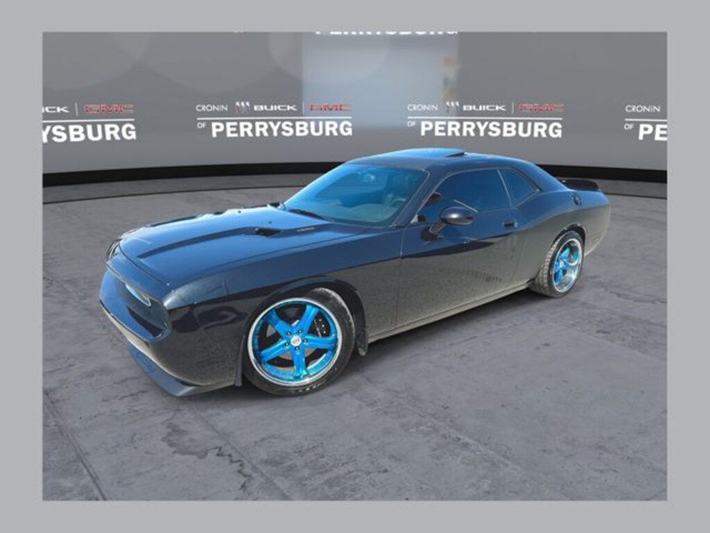 Used 2009 Dodge Challenger R/T w/ Manual Transmission & Moonroof Coupe