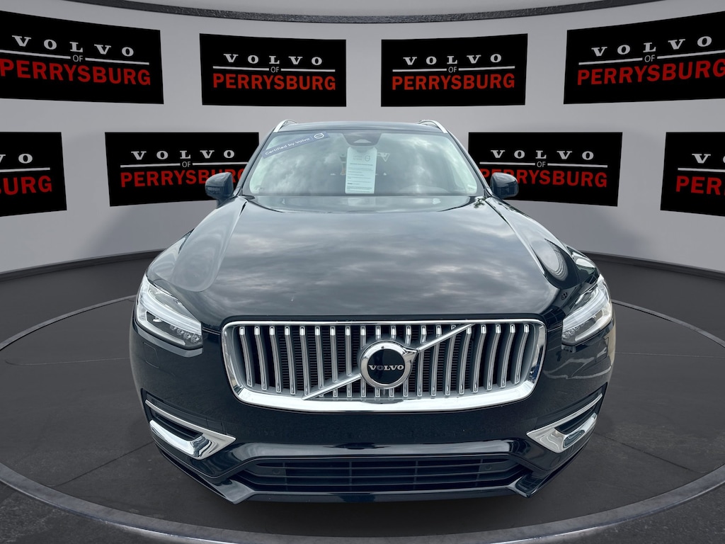 Certified 2025 Volvo XC90 plug-in hybrid T8 AWD Core w/ Climate Pkg & Panoramic Moon SUV