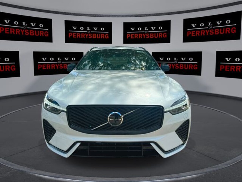 New 2026 Volvo XC60 B5 Plus SUV