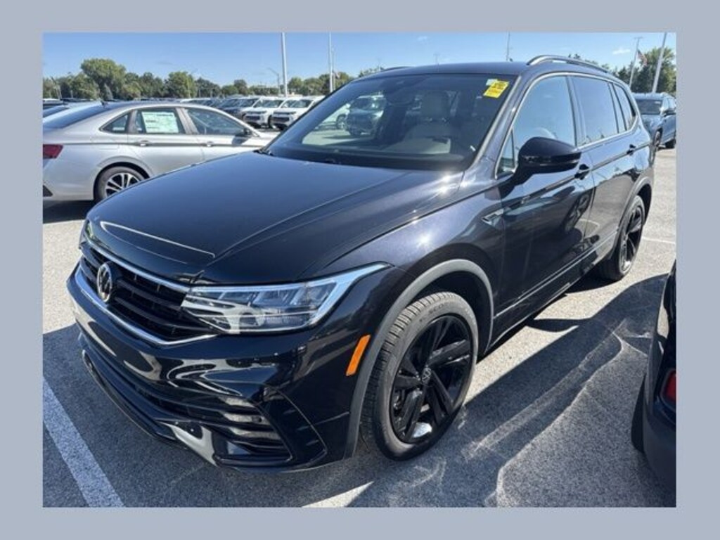 Used 2023 Volkswagen Tiguan 2.0T SE R-Line Black w/ Panoramic Moon SUV