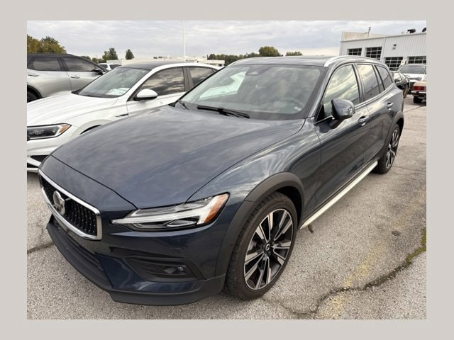 2024 Volvo V60 Cross Country