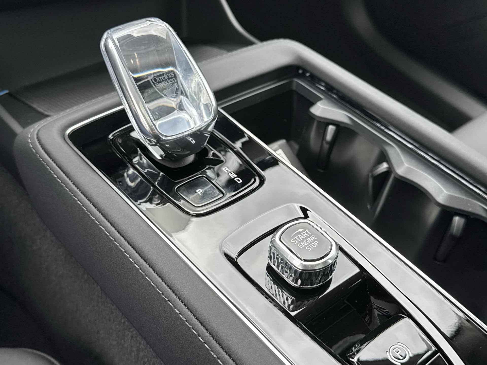 2025 Volvo XC90 Plus - Photo 16