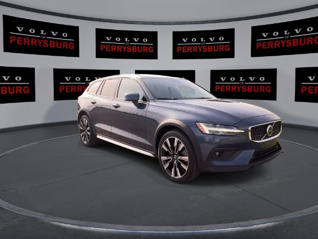 Certified 2024 Volvo V60 Cross Country Ultimate Wagon