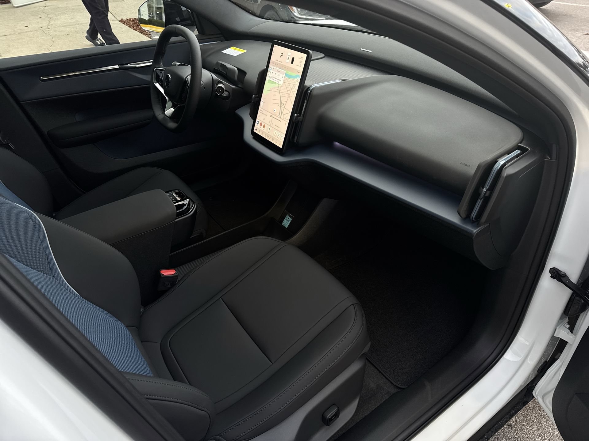 2026 Volvo EX30 Ultra - Photo 30