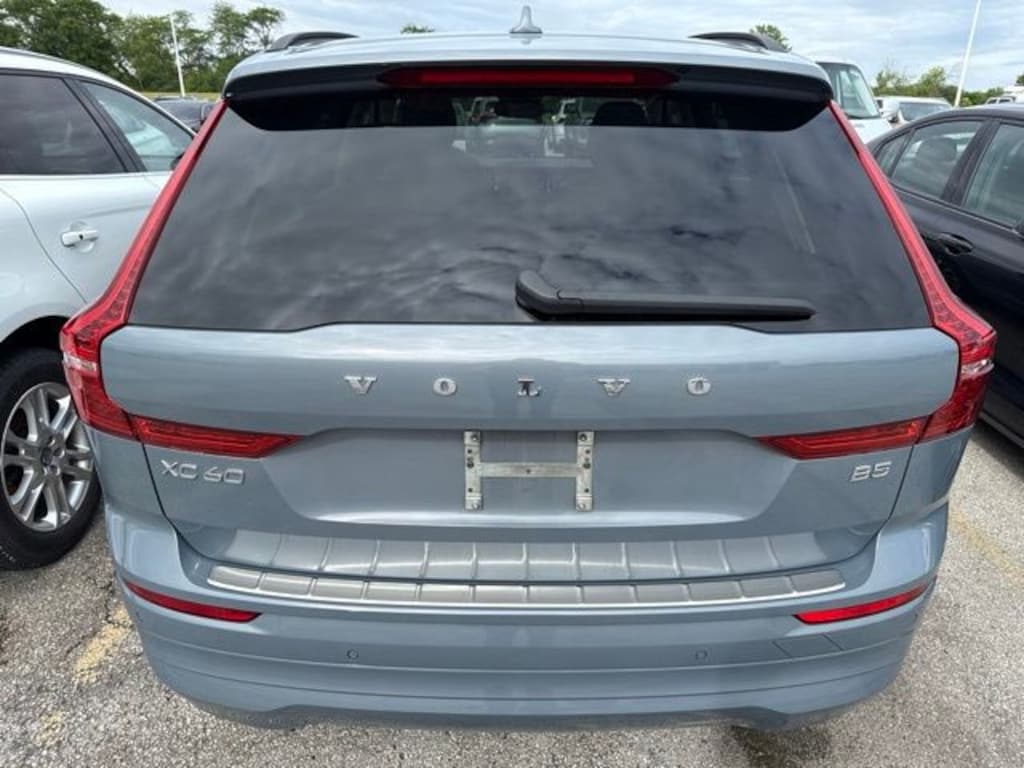 Used 2023 Volvo XC60 B5 Core SUV