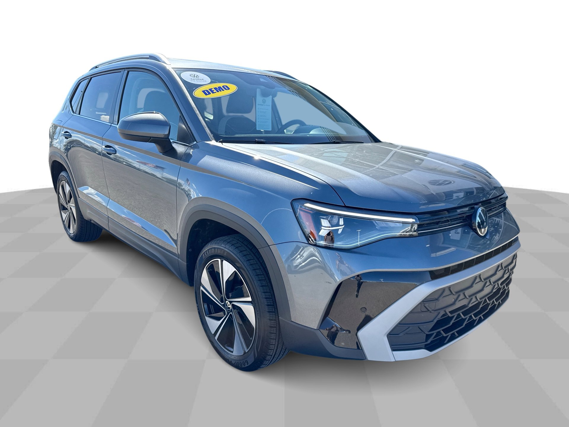 2025 Volkswagen Taos SE photo 2