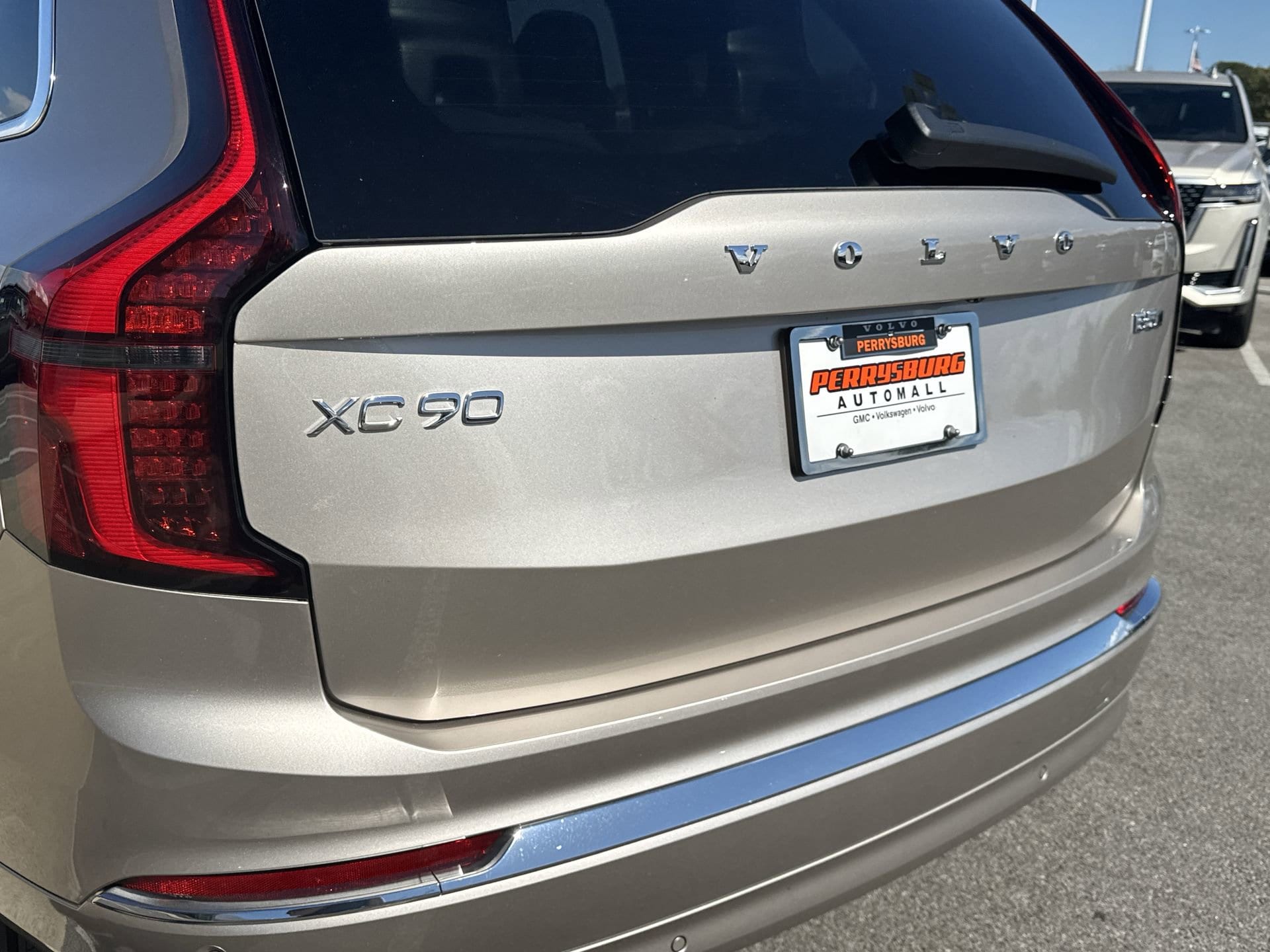 2026 Volvo XC90 Plus - Photo 31