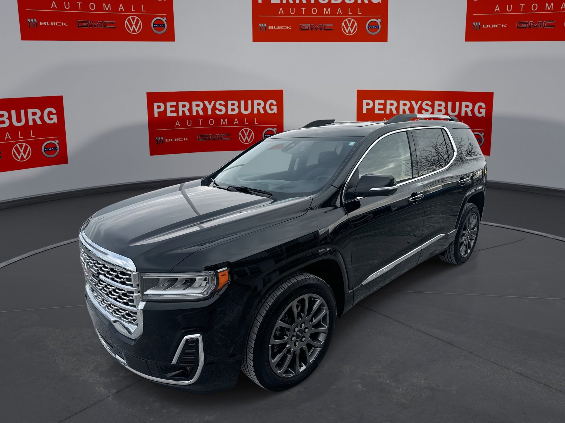 2023 GMC Acadia Denali's photo